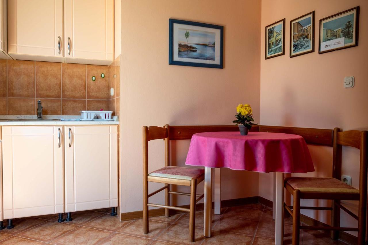 Alda-App Apartamento Funtana Exterior foto
