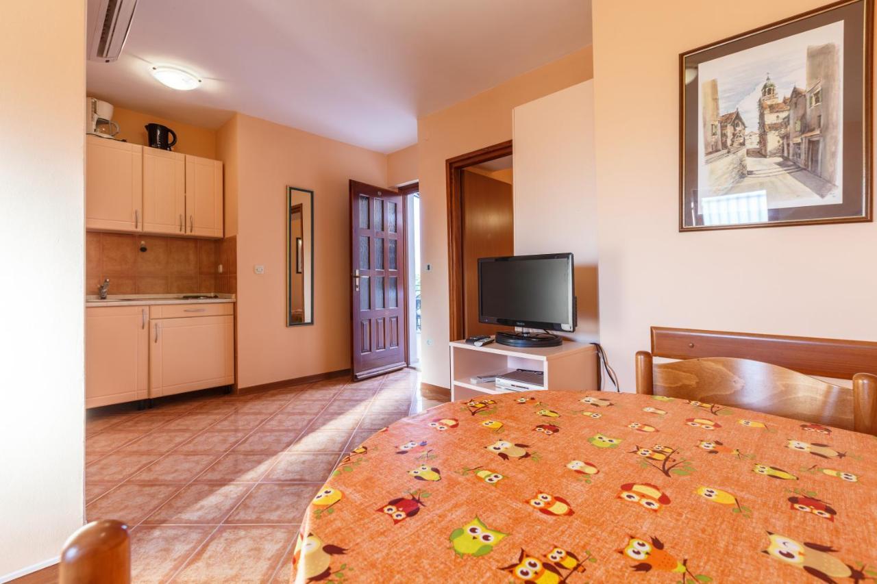Alda-App Apartamento Funtana Exterior foto