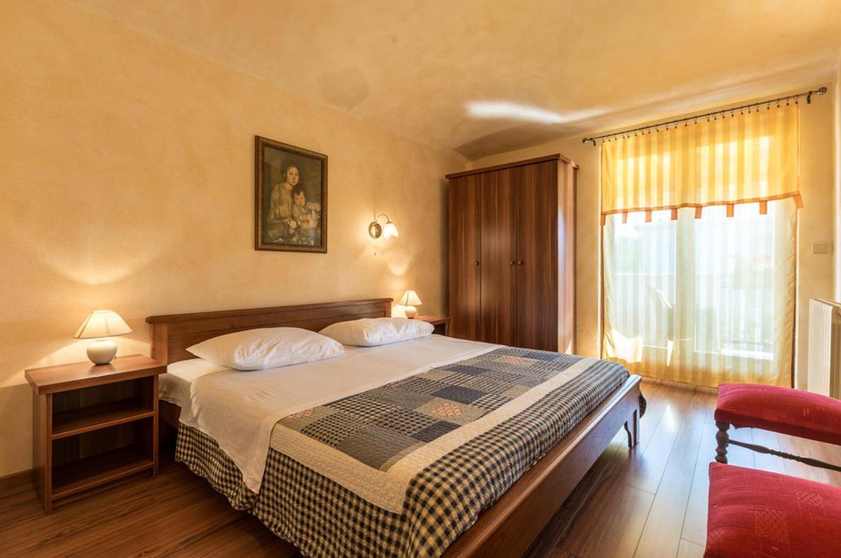 Alda-App Apartamento Funtana Exterior foto