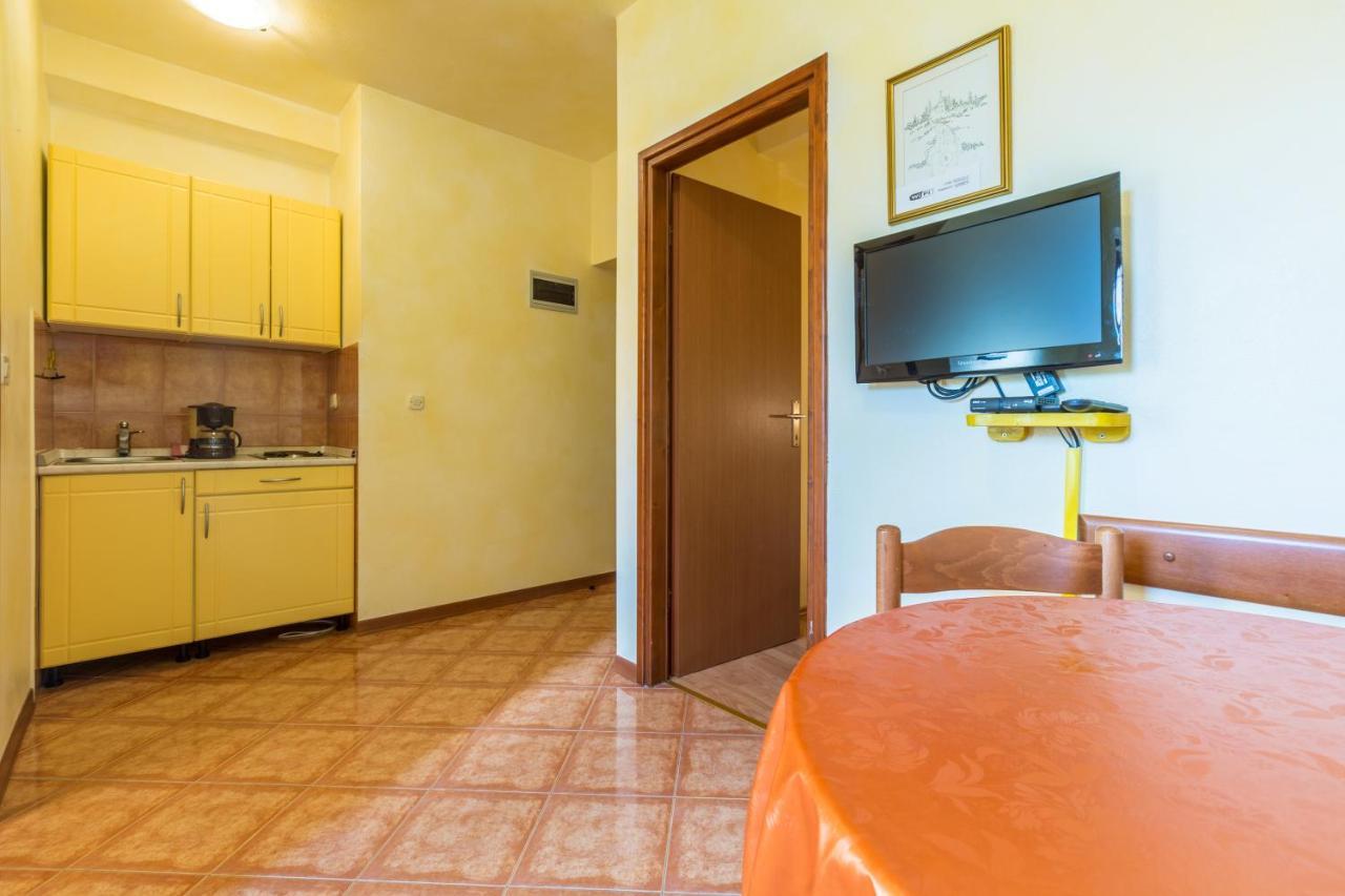 Alda-App Apartamento Funtana Exterior foto