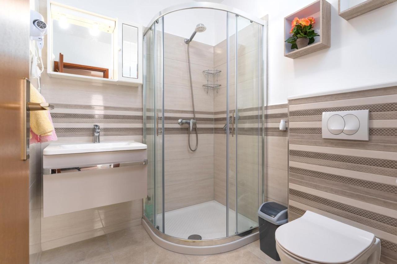 Alda-App Apartamento Funtana Exterior foto
