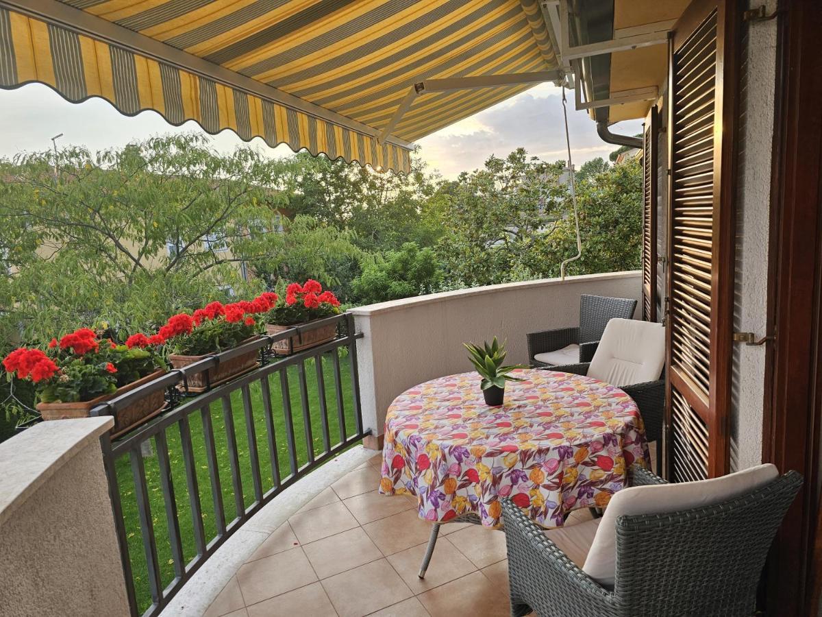Alda-App Apartamento Funtana Exterior foto