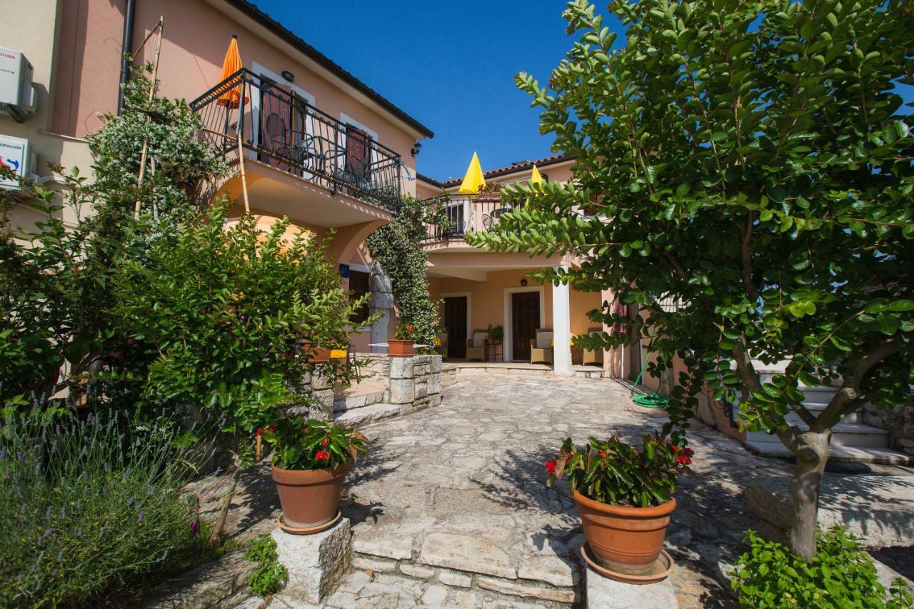 Alda-App Apartamento Funtana Exterior foto